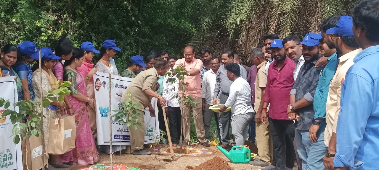 As apart of 100days program Day 4 in the occasion of World Environmental Day Conducted Platation on Lingaiah cheruvu Doolapally Village and Conducted Rallies(Swachh Walk) in Kompally Municipality.